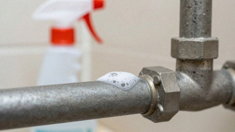 Jak wykonać test mydłowy krok po kroku?