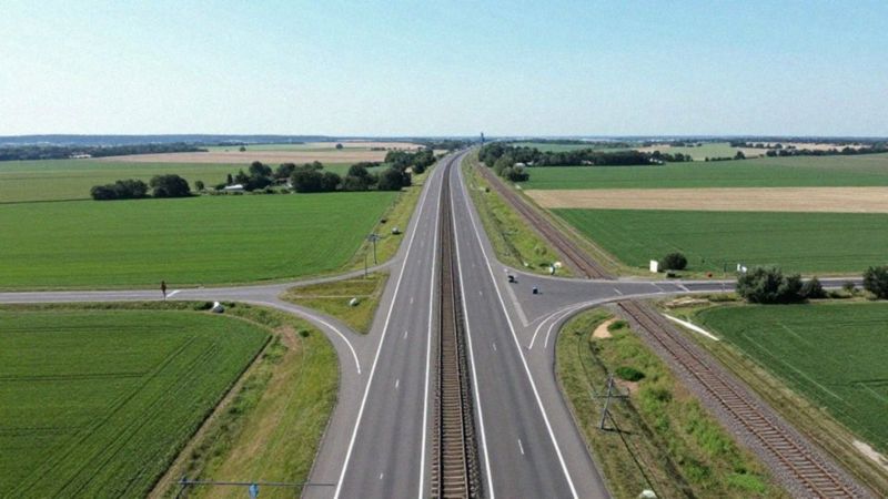 Jak infrastruktura transportowa wpływa na mobilność wojskową w regionie?