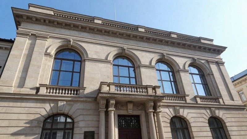 Jak ustawa o Narodowym Banku Polskim gwarantuje niezależność?