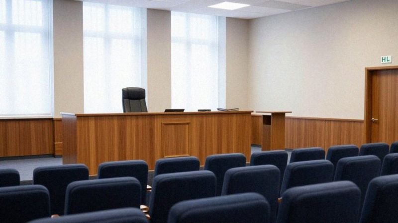 Czy przestępstwo umyślne lub skarbowe odbiera emeryturę policyjną?