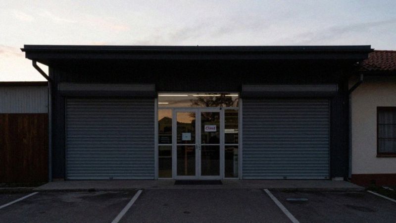 Jak ustawa ogranicza handel?