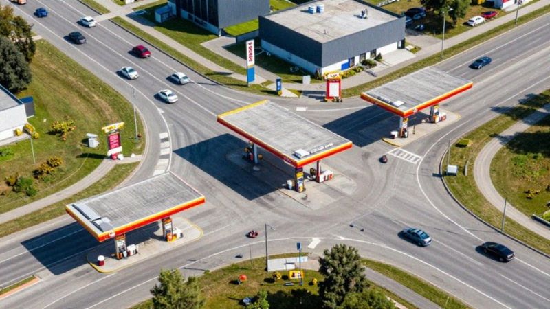 Ile stacji mają operatorzy niezależni i zagraniczni?