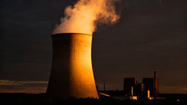 Dlaczego prąd drożeje? Przyczyny wzrostu cen energii w Polsce