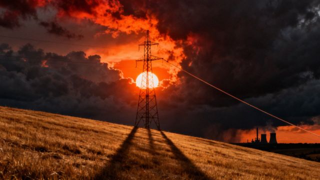 Ile zdrożeje prąd w 2022 roku? Analiza podwyżek i wpływ na rachunki