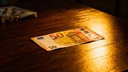Kredyty w euro a inflacja — jak wpływają na domowy budżet?