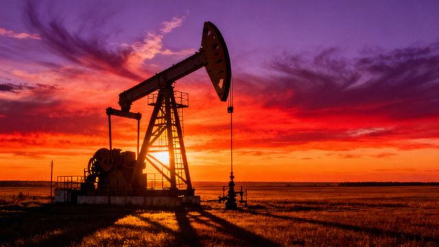 Po ile ropa? Analiza cen Brent i WTI oraz ich wpływ na rynek